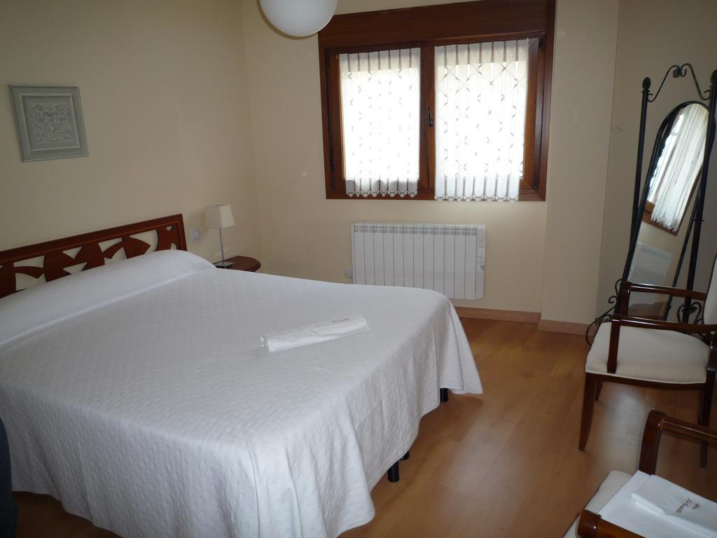 Apartamentos La Covatilla Neila de San Miguel Exteriör bild